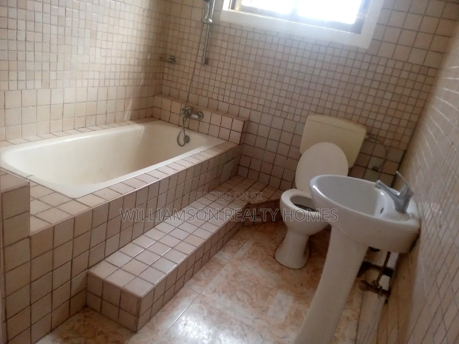 2bdrm Apartment in Community 18, Spintex for rent