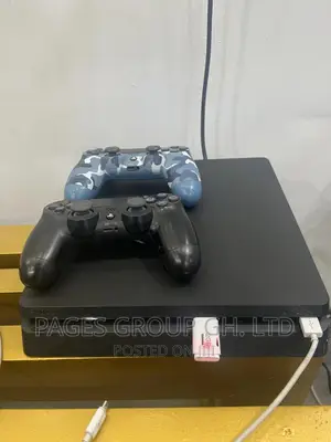 PS4 Slim 1TB FIFA 24 GTA 5 Installed