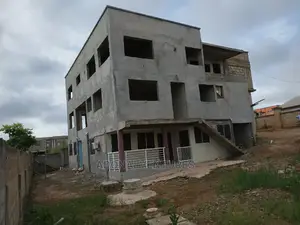 8bdrm House in Ahenema Kokoben, Kumasi Metropolitan for sale