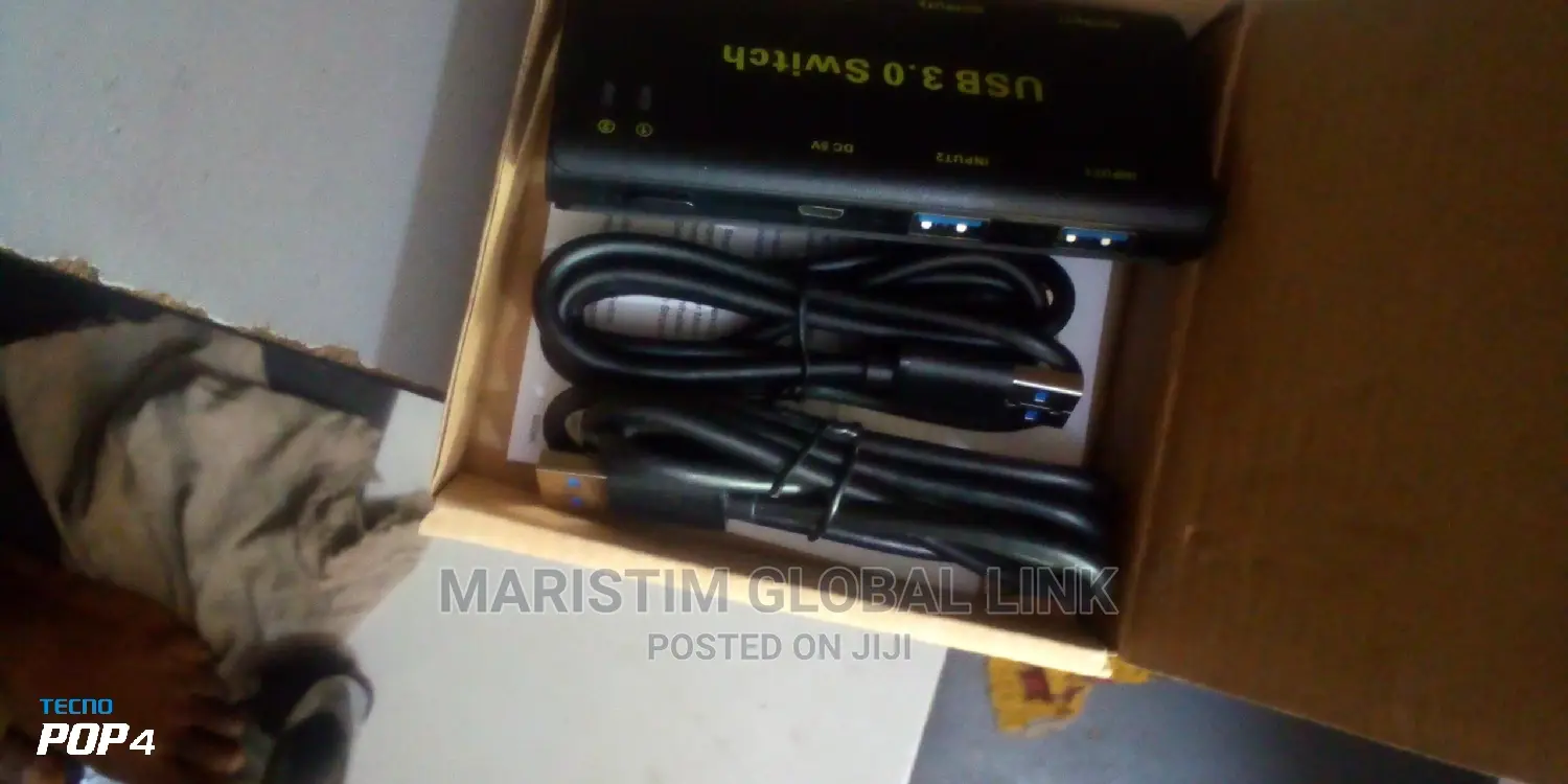 USB 3.0 Switch 2 in 4 Out