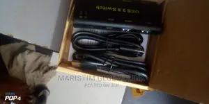USB 3.0 Switch 2 in 4 Out
