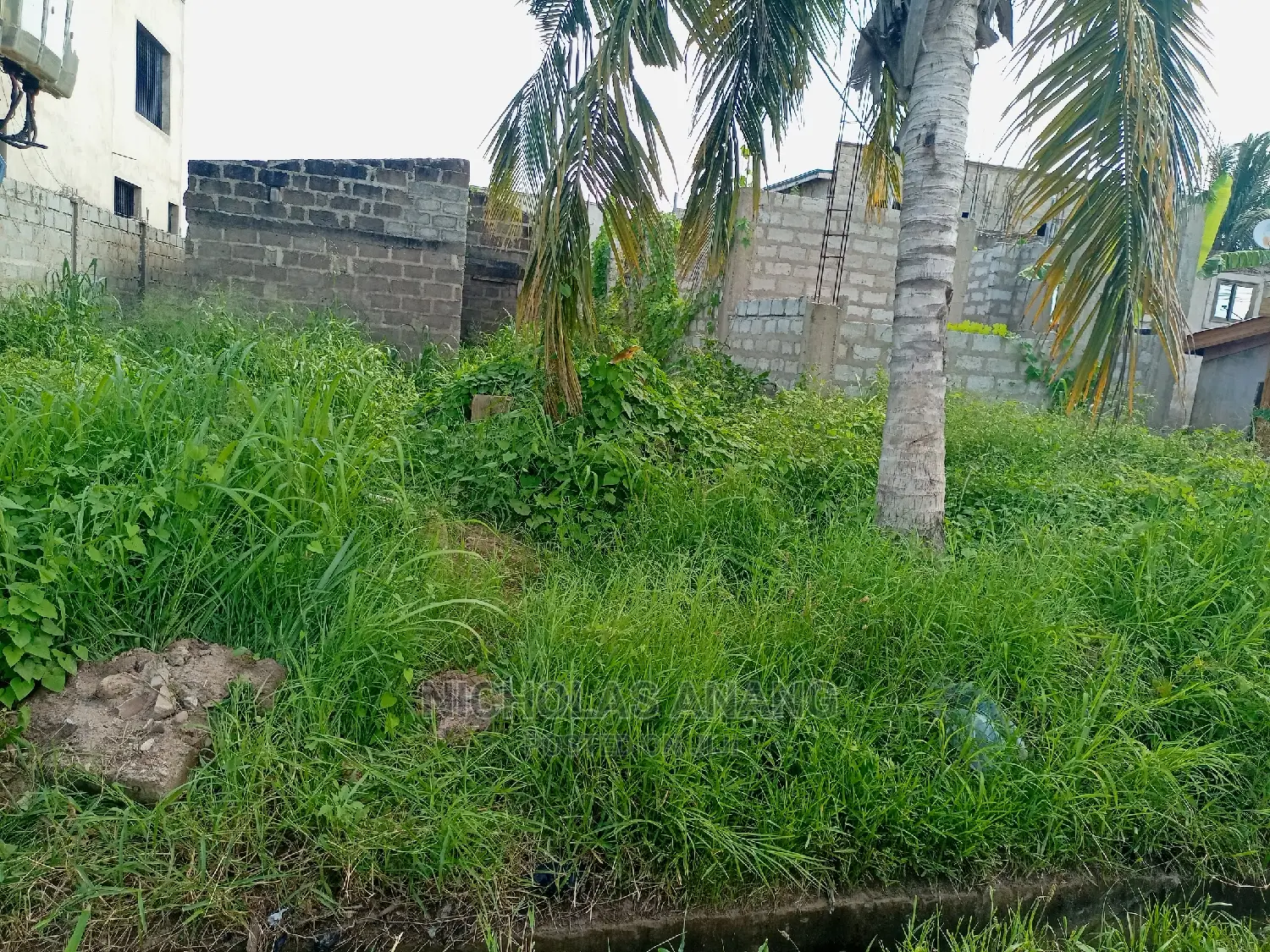 A Half Plot of Land for Sale at Tseaddo