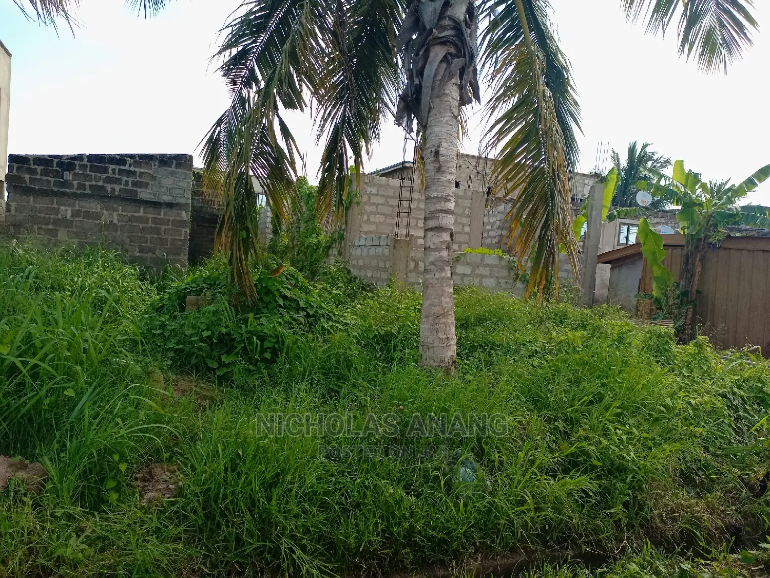 A Half Plot of Land for Sale at Tseaddo