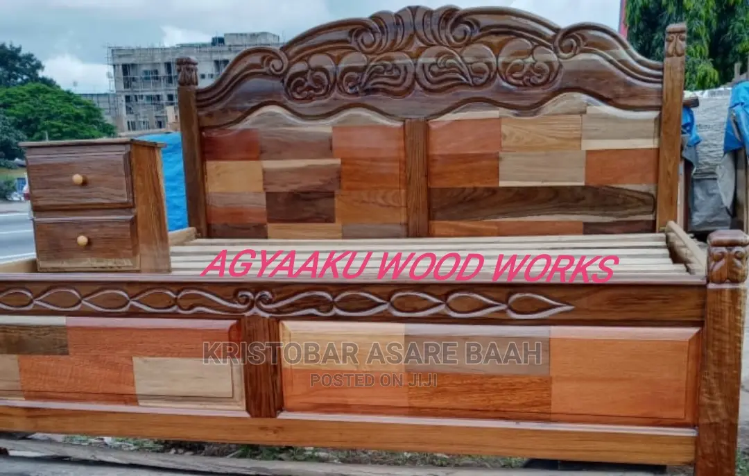 Kab2 Natural Wooden King's Bed