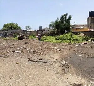 4 and Half Plots for Sale at Airport