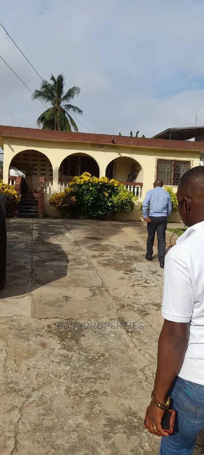 4bdrm House in Mataheko, Kaneshie for sale
