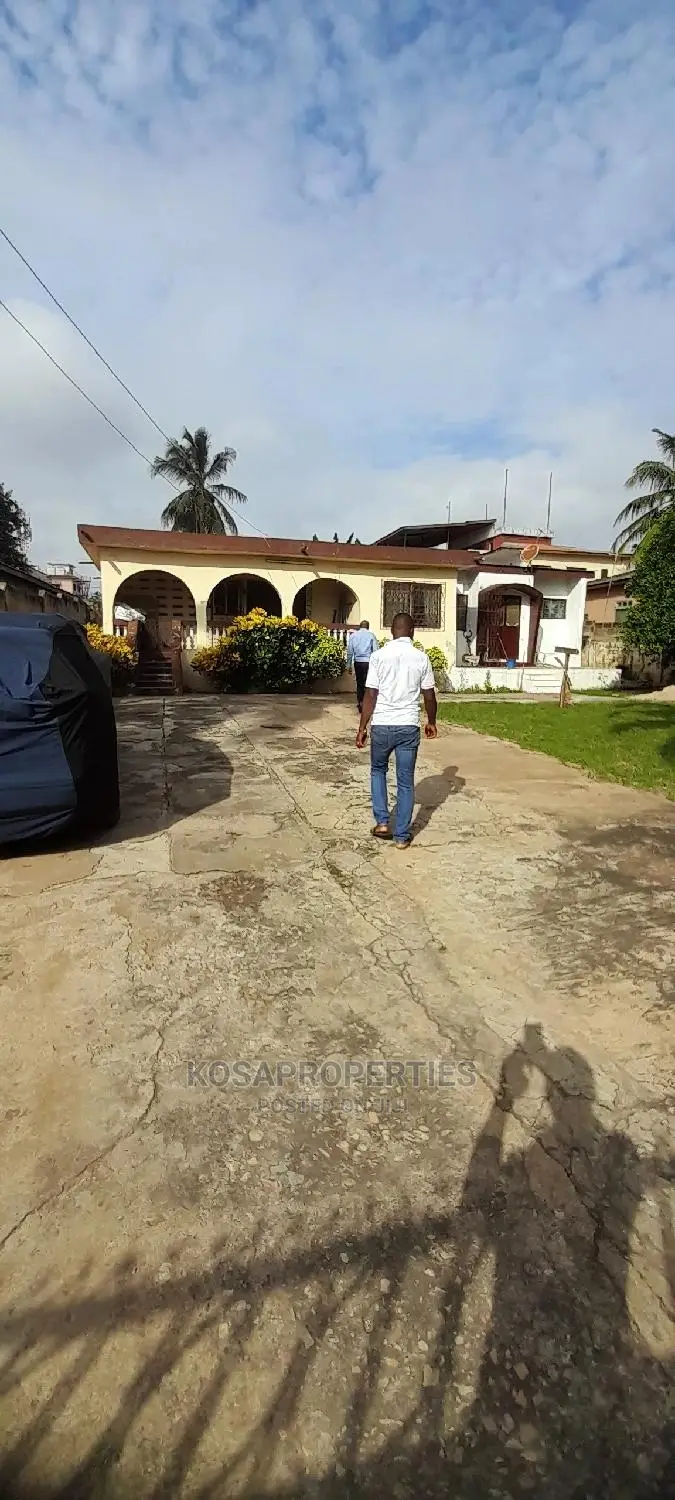 4bdrm House in Mataheko, Kaneshie for sale
