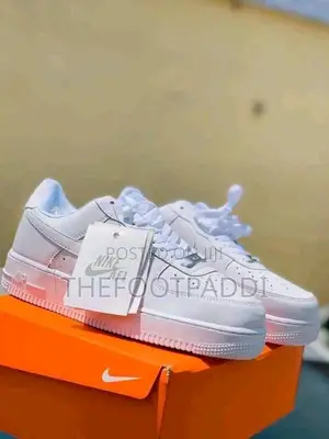 Nike Air Force 1 (Plane)