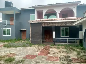 8bdrm House in Community 18, Spintex for rent