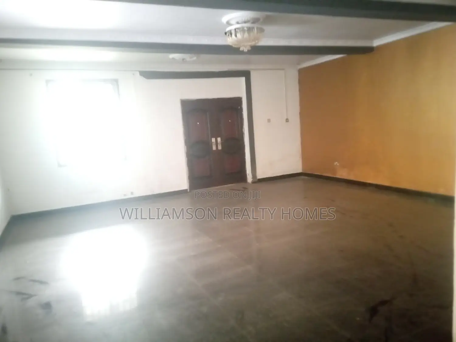 8bdrm House in Community 18, Spintex for rent