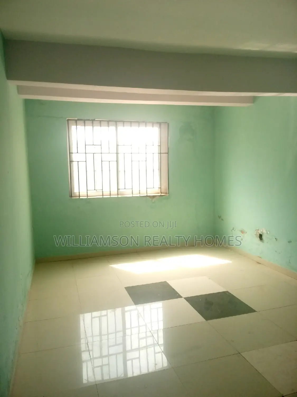 8bdrm House in Community 18, Spintex for rent