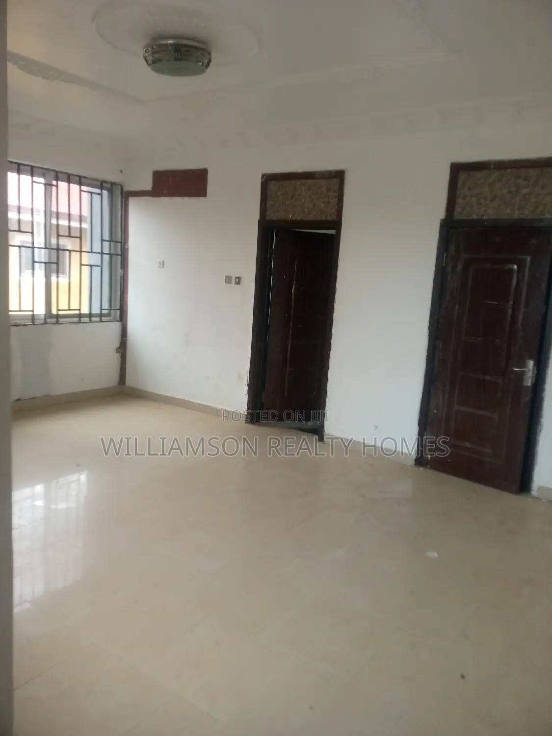8bdrm House in Community 18, Spintex for rent