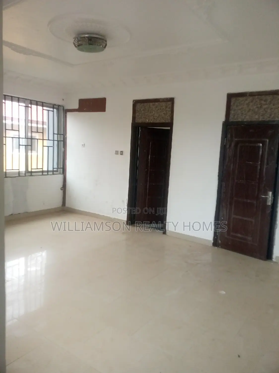 8bdrm House in Community 18, Spintex for rent
