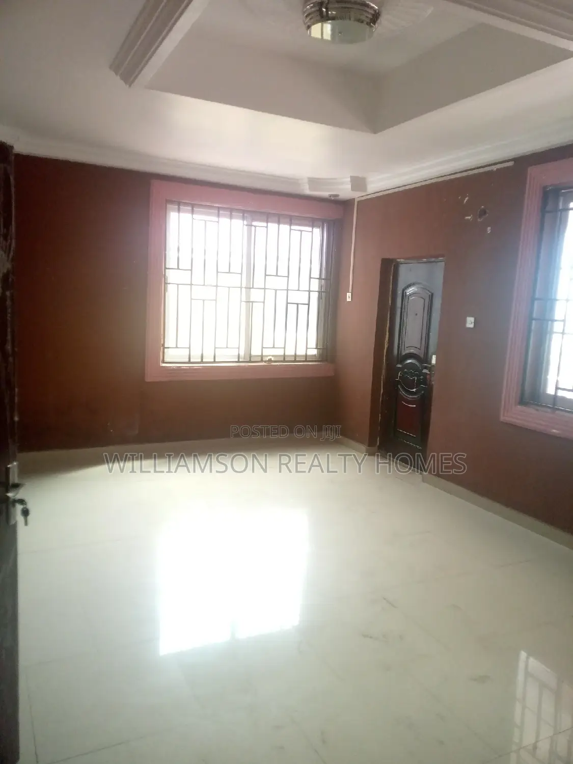 8bdrm House in Community 18, Spintex for rent