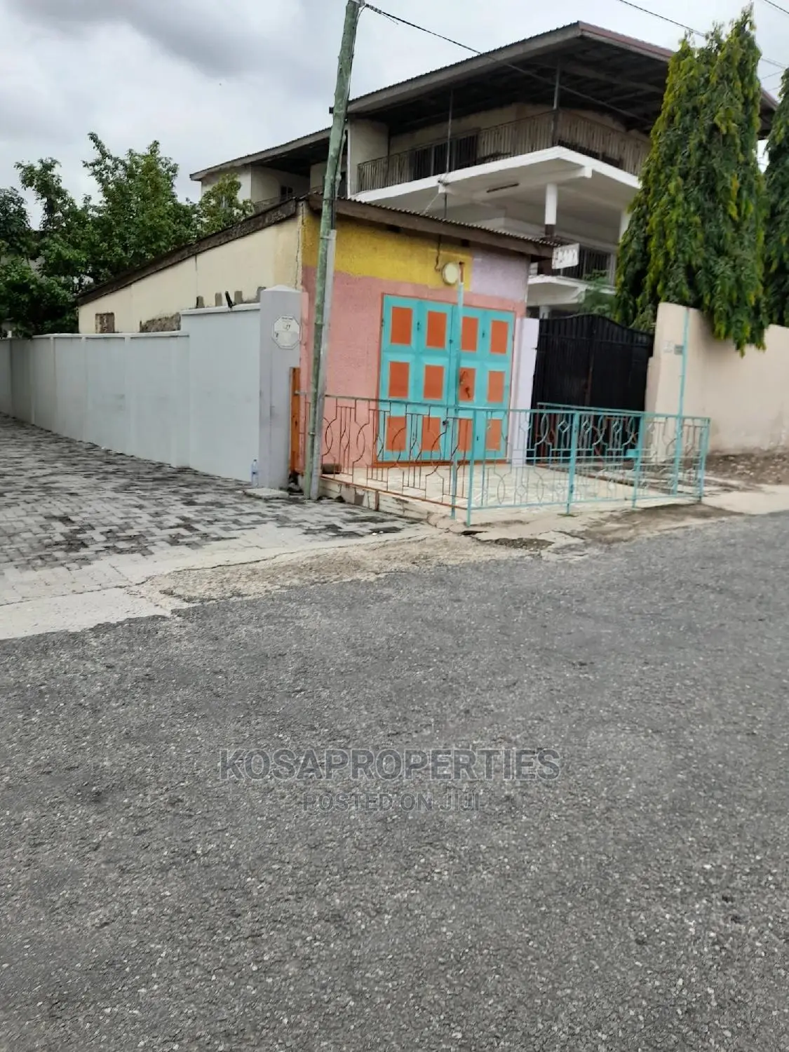 10bdrm House in Asylum Down for Sale
