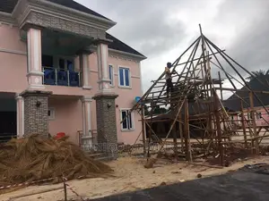 Hut Contractor