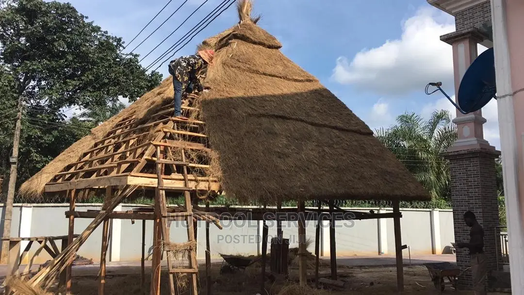 Hut Contractor