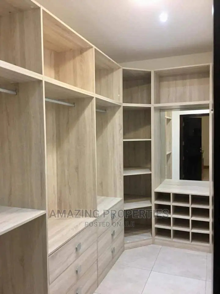 Furnished 4bdrm Townhouse/Terrace in Ridge for Rent