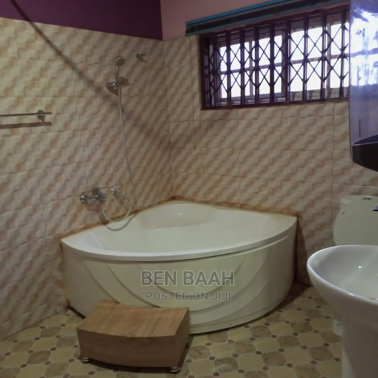 5bdrm House in Ben Properties, Agbogba for rent