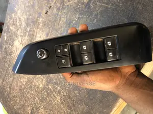 Toyota Highlander 2017 to 2018 Master Switch Available