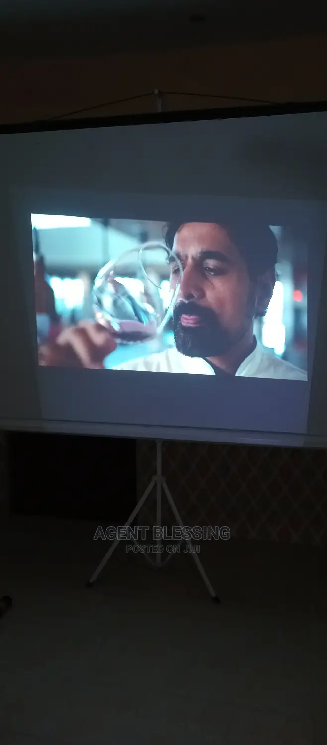 Projector(Gh400) + Screen(Gh200) Rentals in Tema and Accra