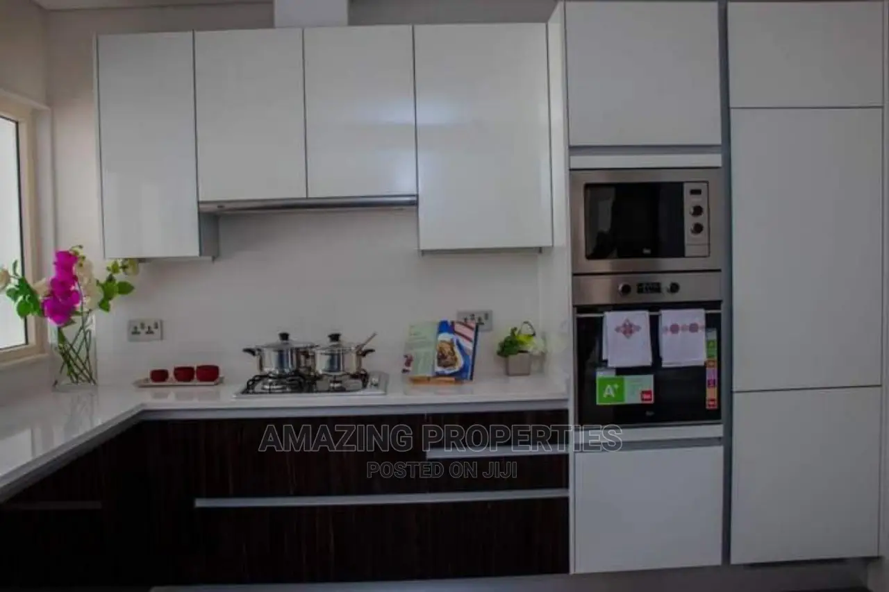 4bdrm Townhouse/Terrace in Cantonments for Rent