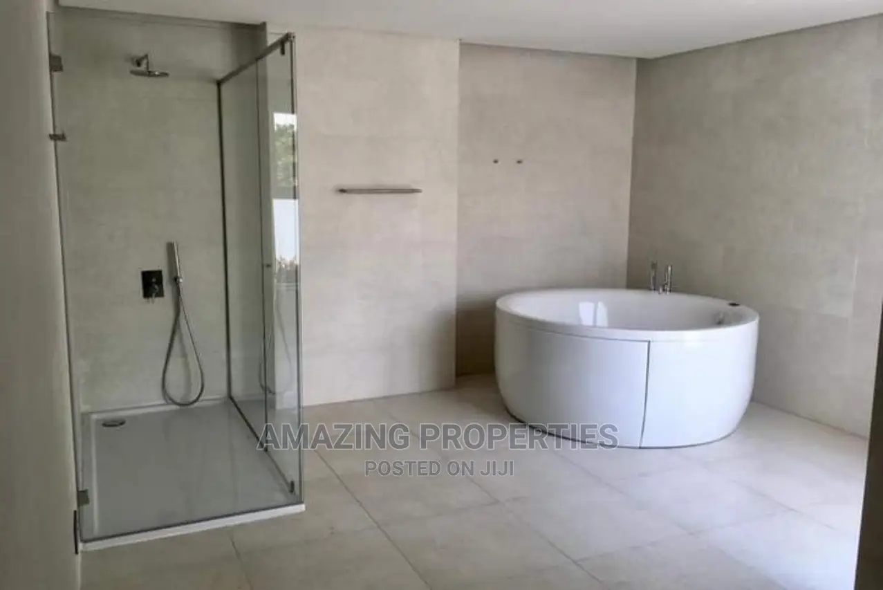 4bdrm Townhouse/Terrace in Cantonments for Rent