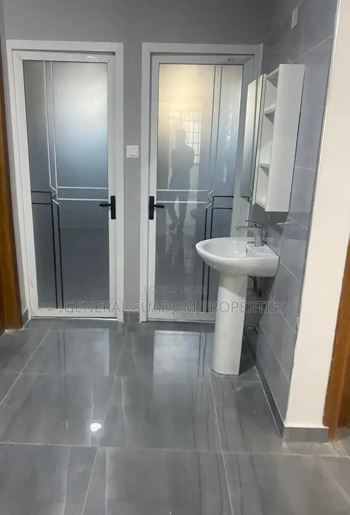 2bdrm Apartment in Suadom Properties, Baatsona Total for rent