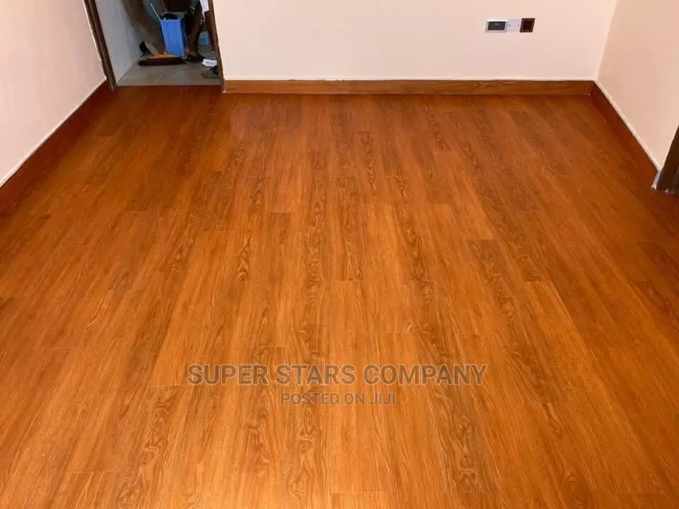 PVC Floor Installator