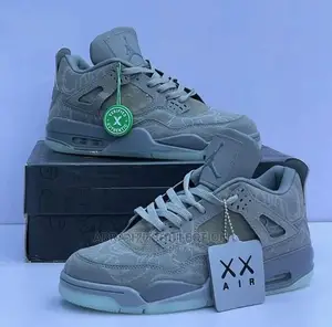 Air Jordan Retro 4 Kaws