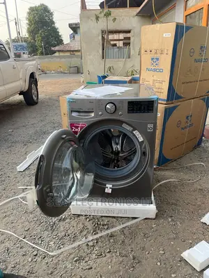 LG Washing Machine 15/8kg Washer / Dryer, AI DD, Steam, Thin