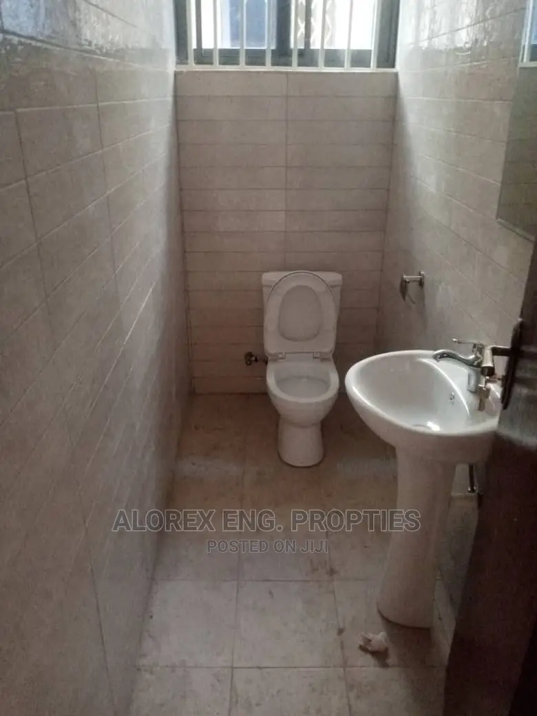 3bdrm House in Self Compound, Abokobi for rent