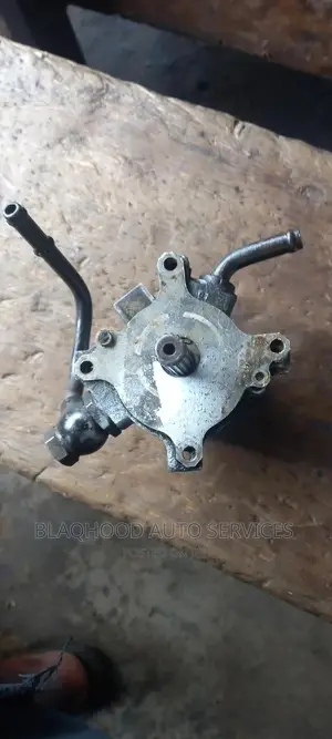 Hilux/Hiace/4runner Alternator Vacuum Pump(Exhauster)