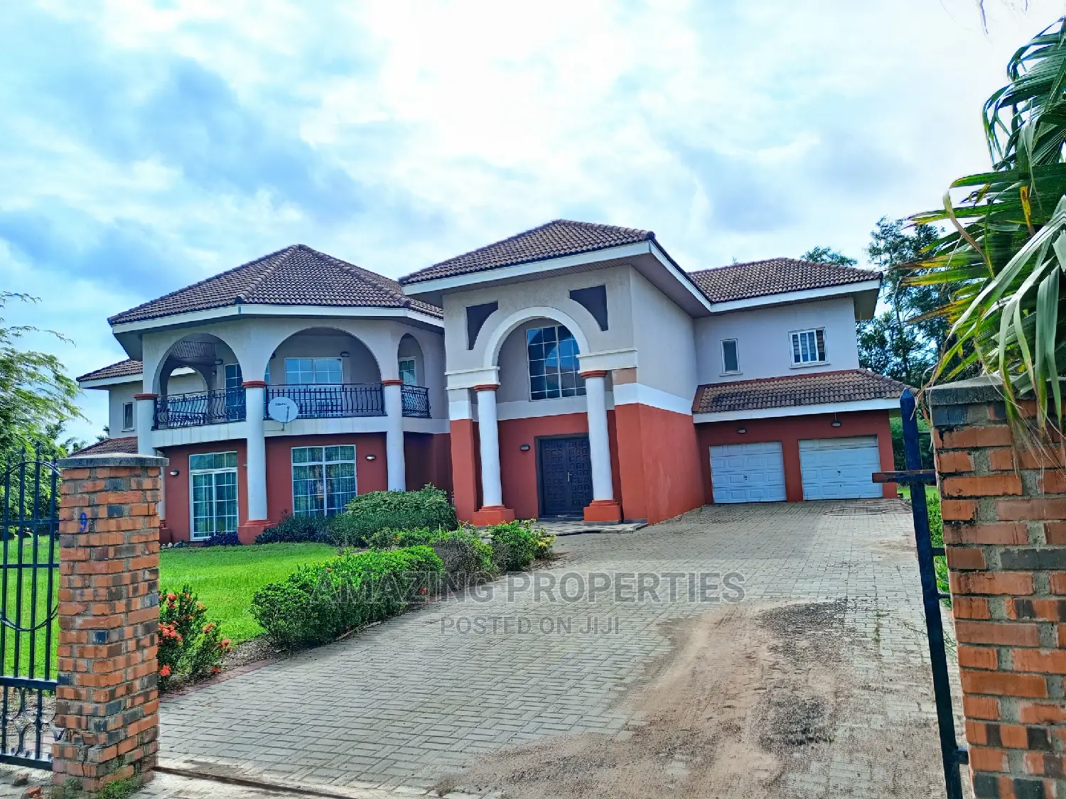 5bdrm House in East Legon for sale