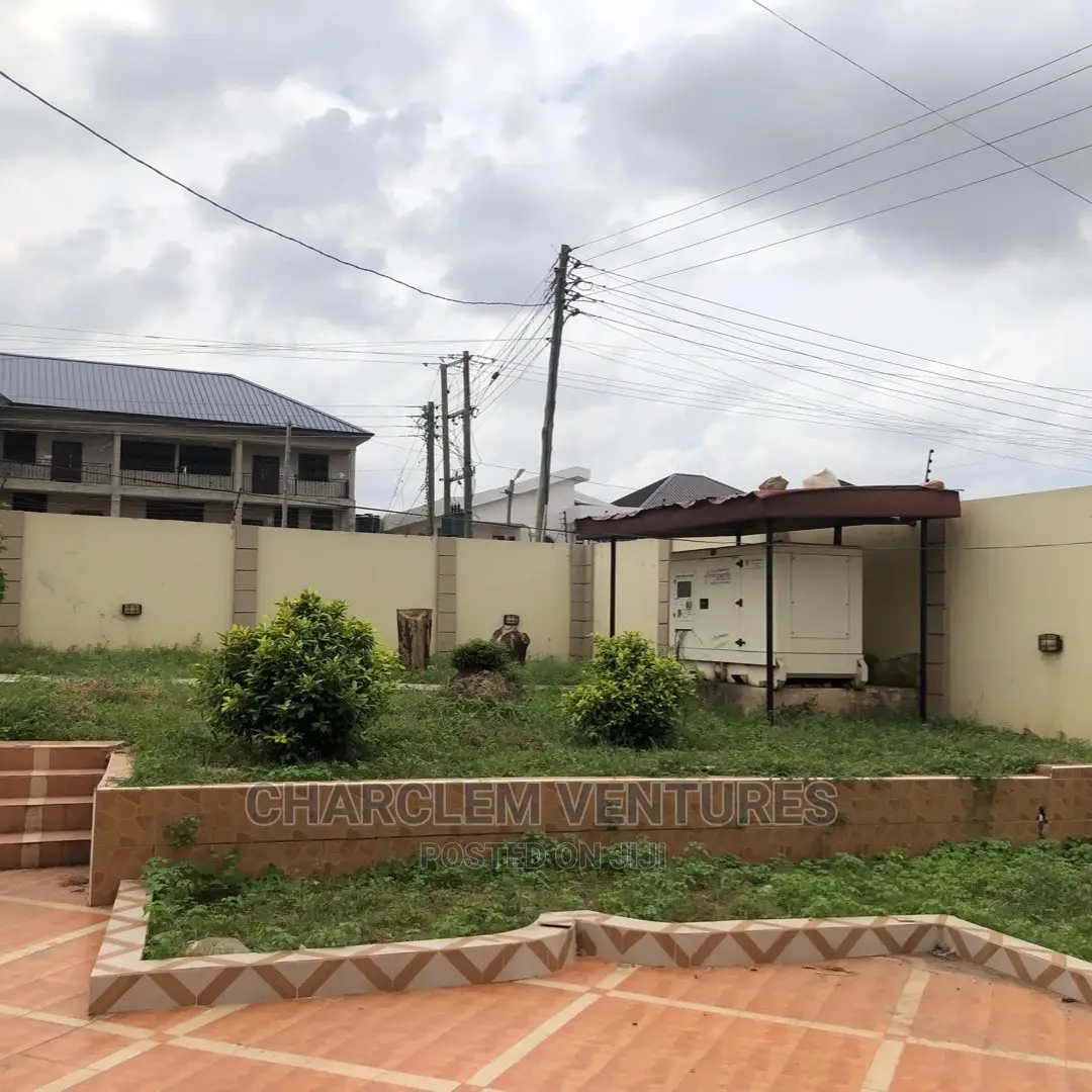 5bdrm House in East Legon for rent