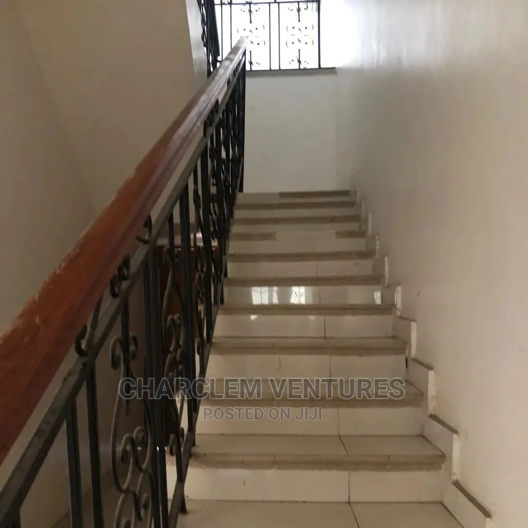 5bdrm House in East Legon for rent