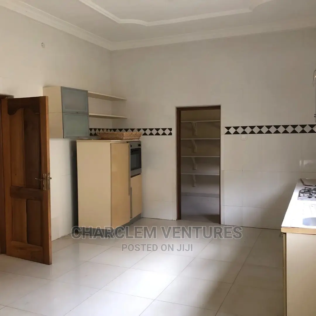 5bdrm House in East Legon for rent