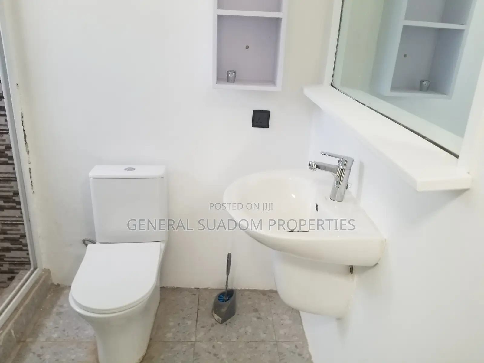 3bdrm House in Suadom Properties, Baatsona Total for rent