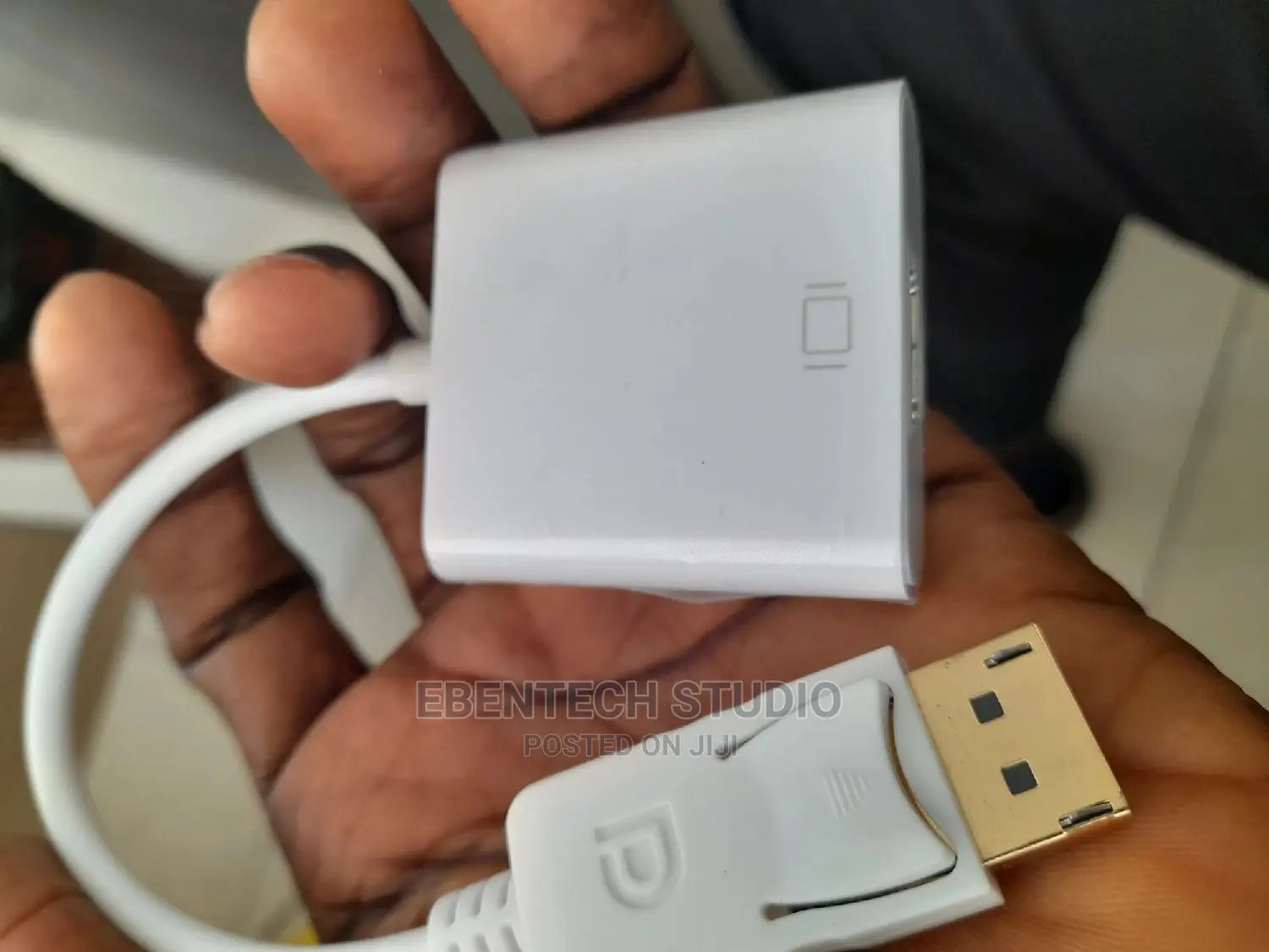Display Port (DP) to HDMI Adapter
