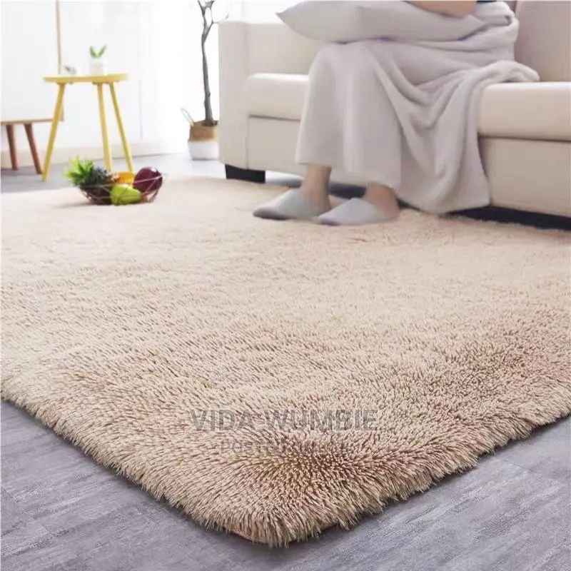 "Experience the Softness of Our Fluffy Carpets!" (200/300)