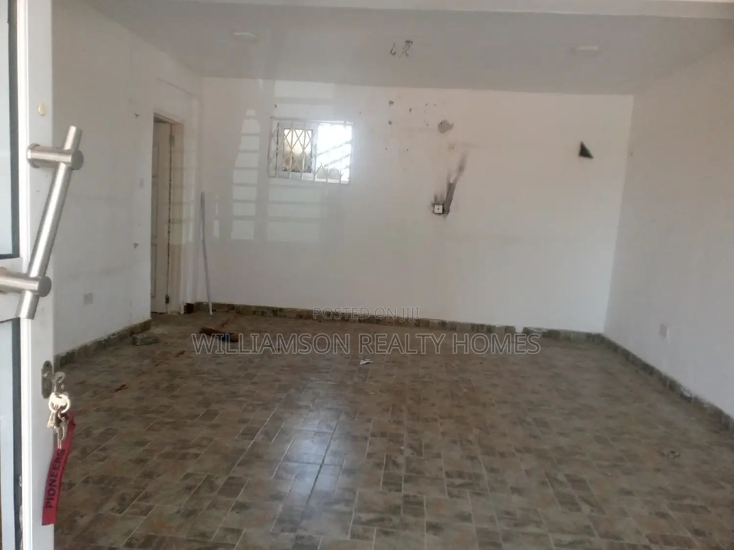 Road Side Business Shop/Store/Office Space for Rent