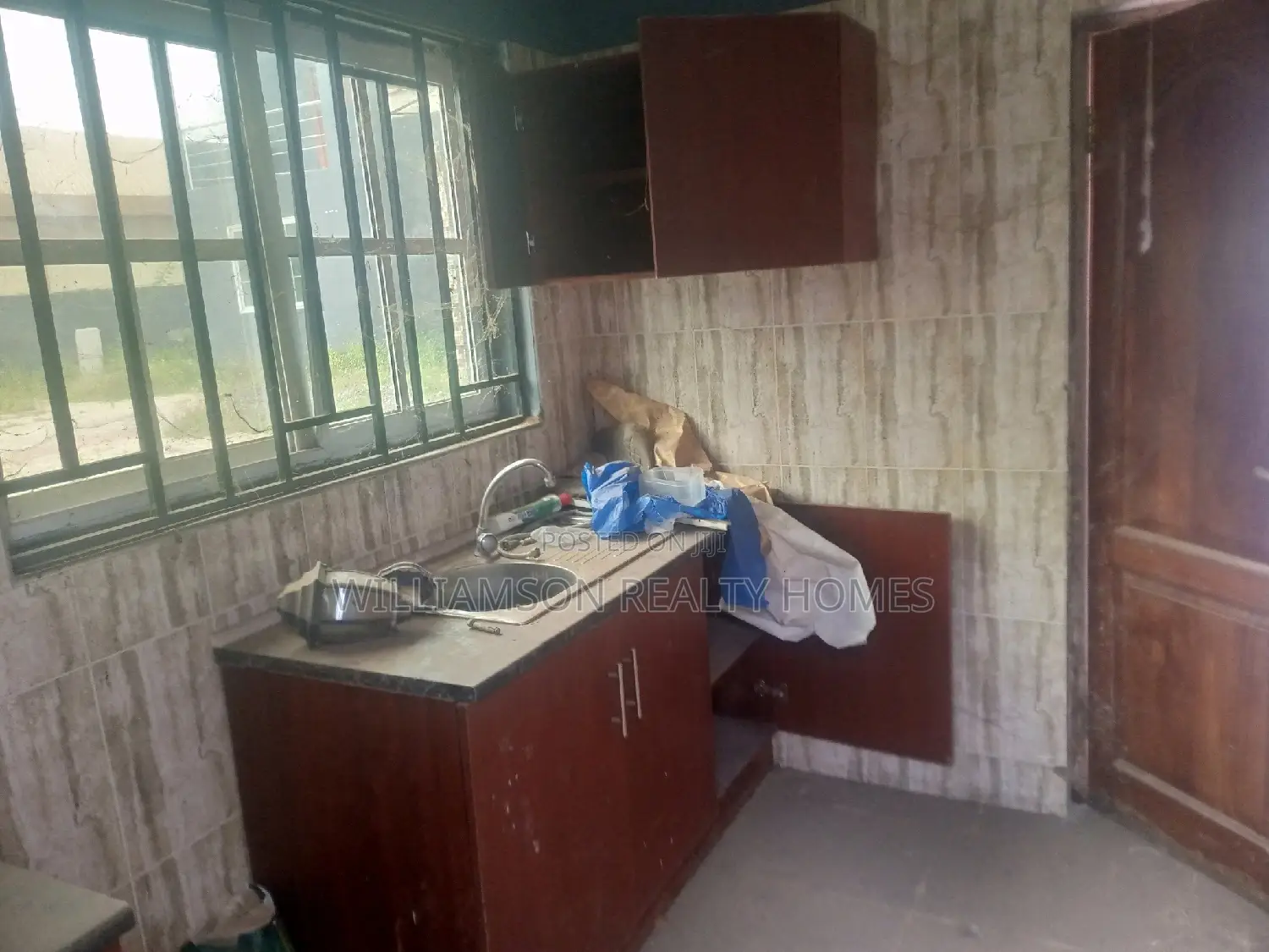 1bdrm Apartment in Community 18 Area, Spintex for rent