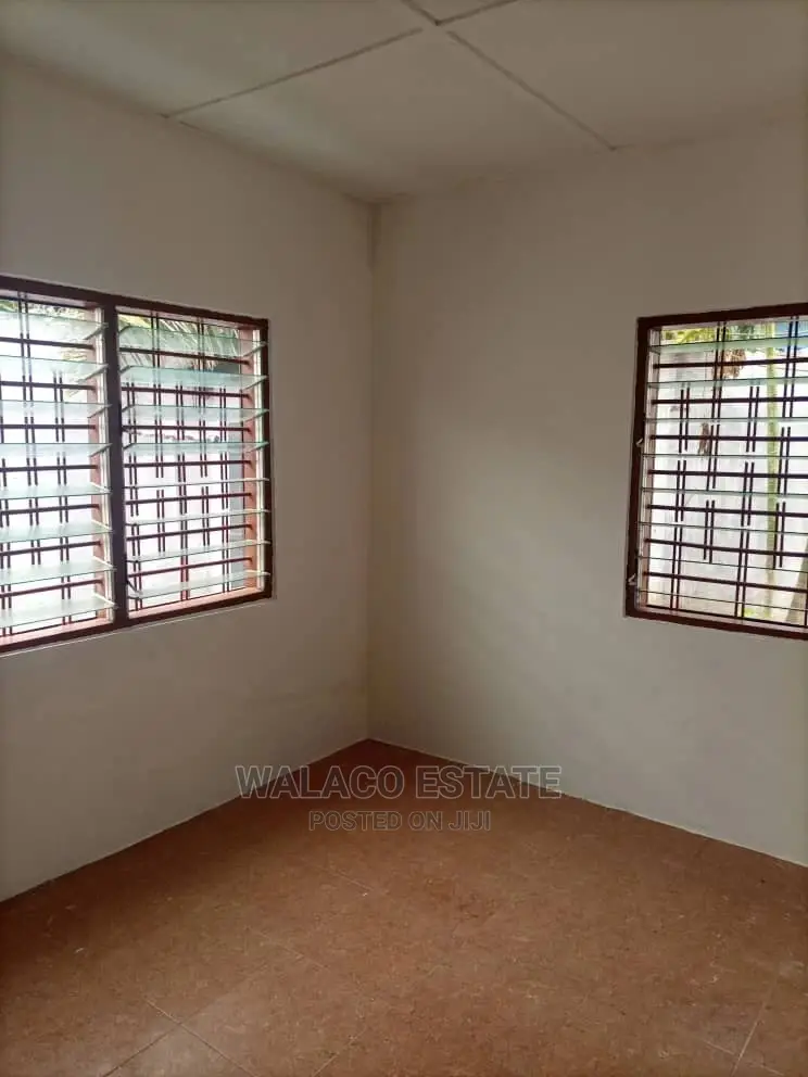 4bdrm House in Walako Estate, Mile 7 for Sale