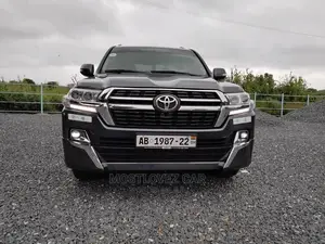Car Rental Landcruiser V8 for Rent in Accra,Weddings, Tour ,