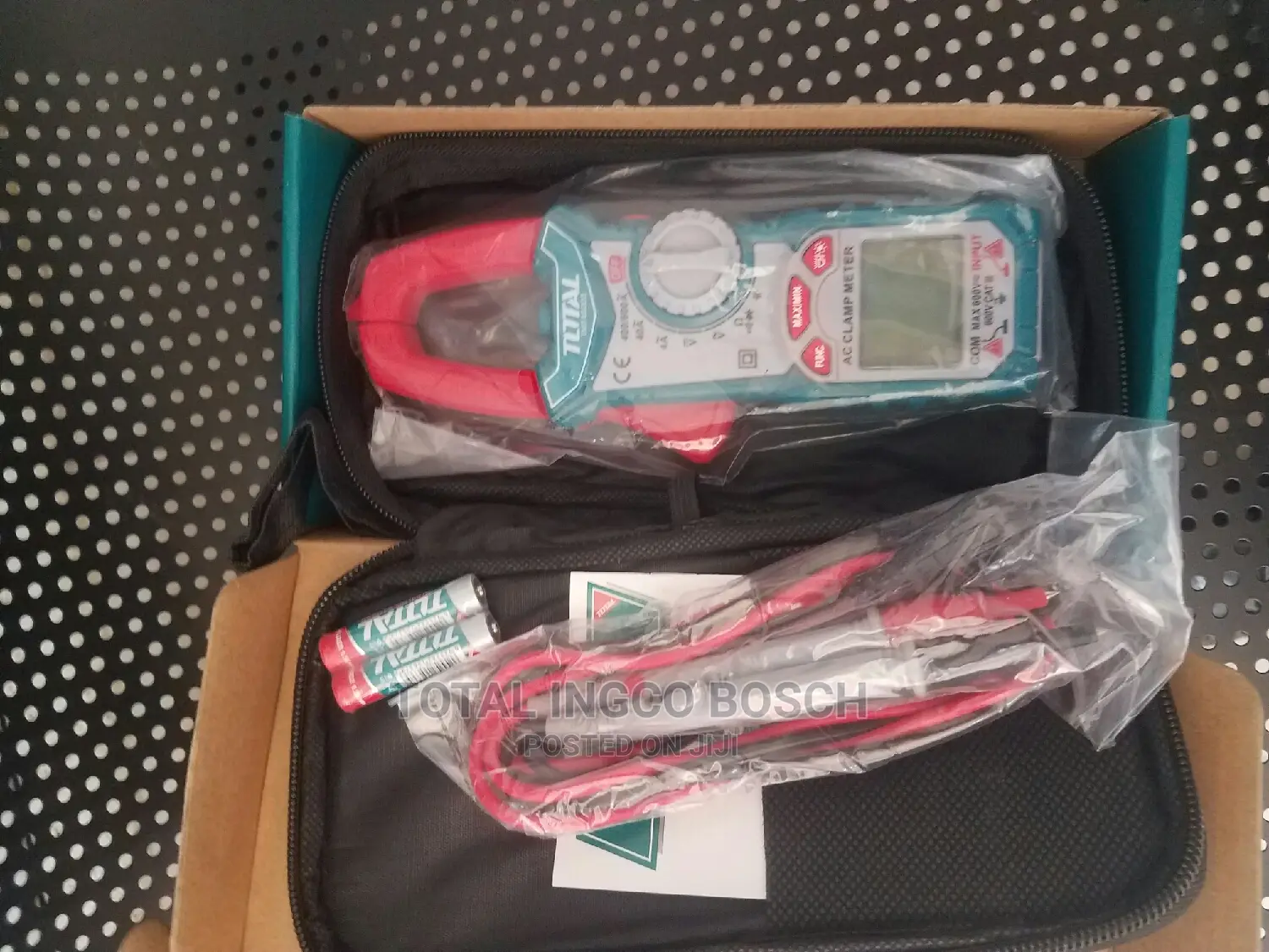 Digital AC Clamp Meter (AC 600A)