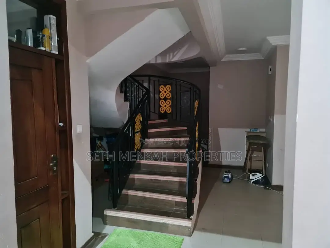 4bdrm House in 4 Bedroom House for for Sale