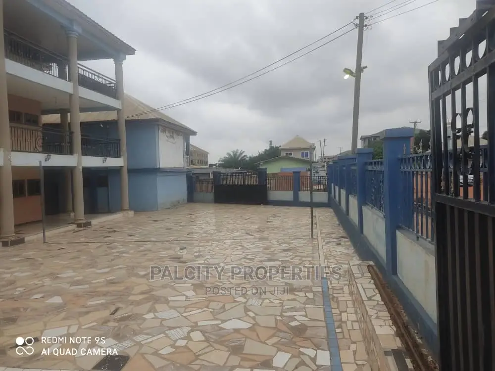 37bdrm House With 10 Shops for Sale in Kenyase