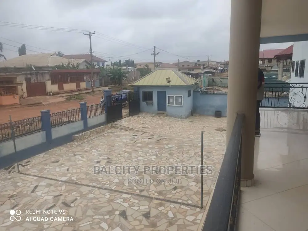 37bdrm House With 10 Shops for Sale in Kenyase