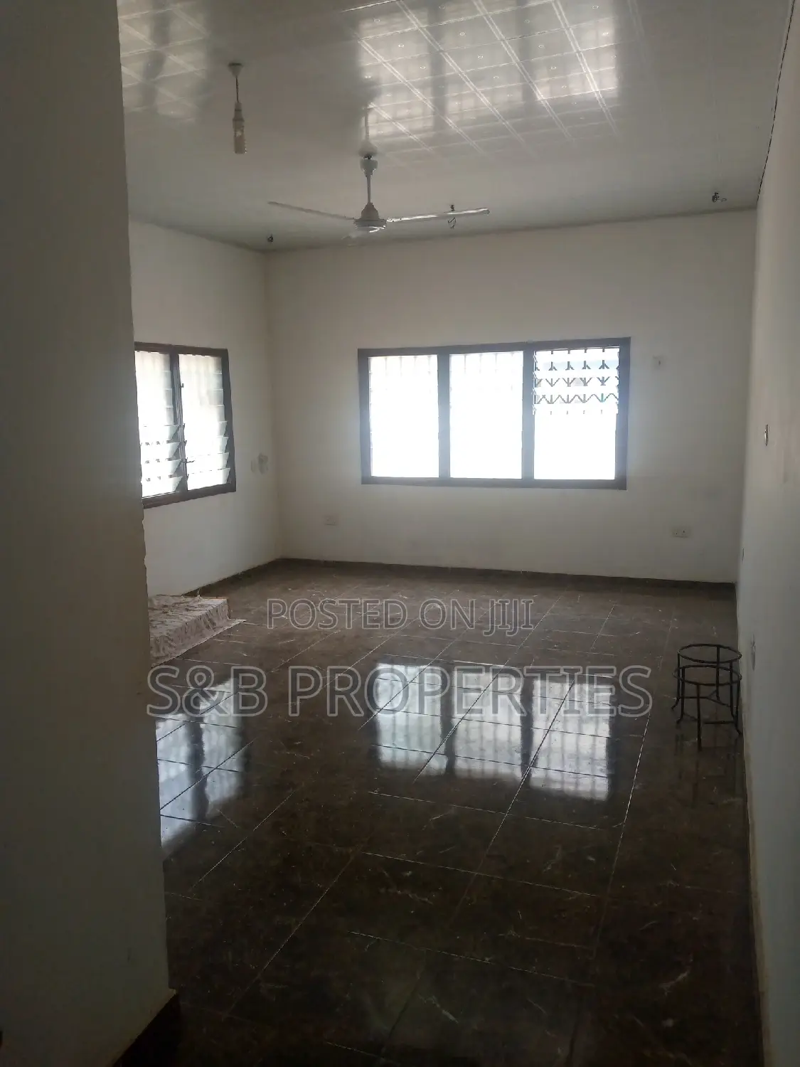 5bdrm House in Kwabenya Acp, Ga East Municipal for sale
