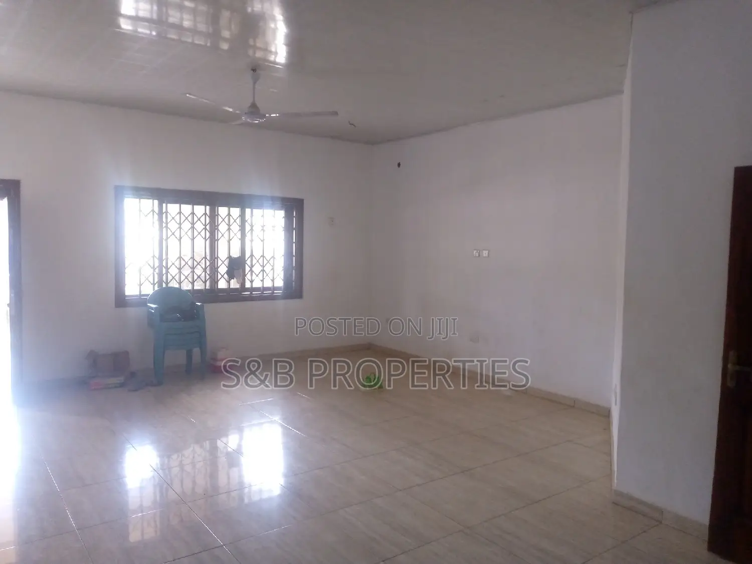 5bdrm House in Kwabenya Acp, Ga East Municipal for sale